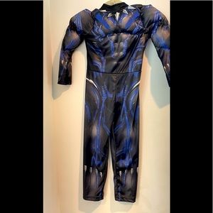 Clean, cute Black Panther costume. Size 3